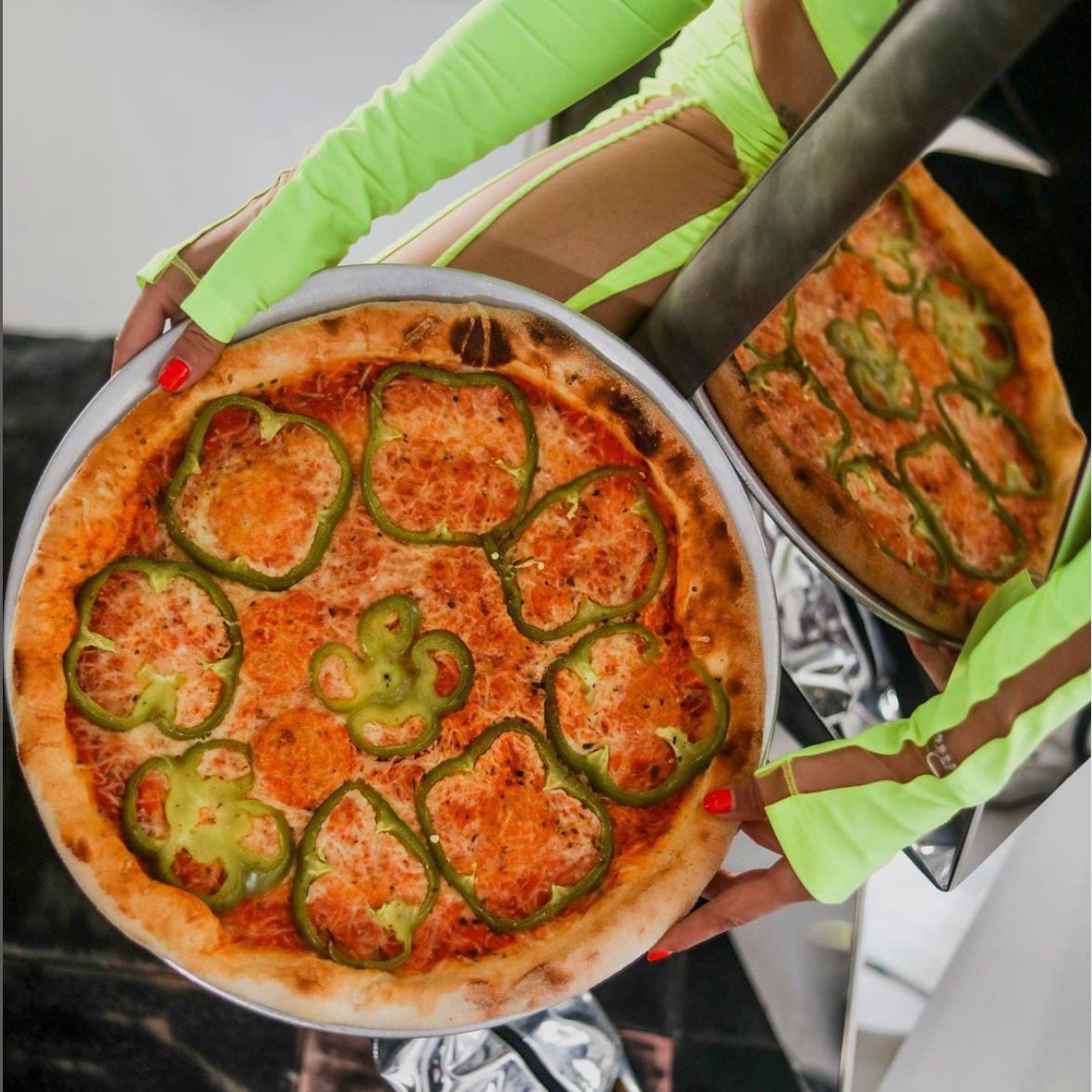 Mise en avant d'une pizza aux poivrons